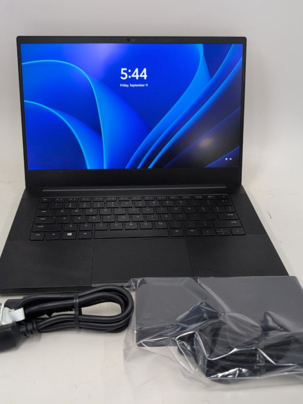 Razer Blade 14" RZ09-0370 AMD Ryzen 9 5900HX 16GB RAM 1TB SSD GeForce RTX 3070
